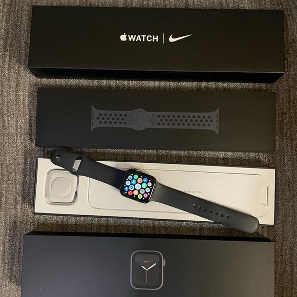 I watch 6 with cellular 40mm Nike - Picture 2 of 6